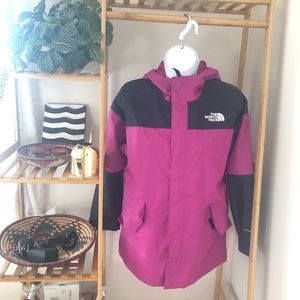 The North Face Bowery Explorer Waterproof Lightweight Jacket - YOUTH 10/12 MD